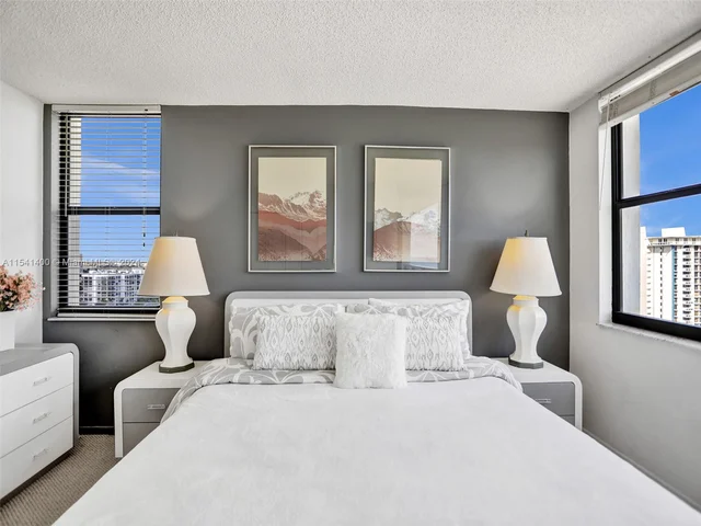 2301 S Ocean Dr # 1505, Hollywood FL 33019