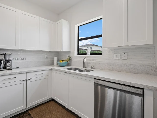 19034 SW 135th Ave, Miami FL 33177