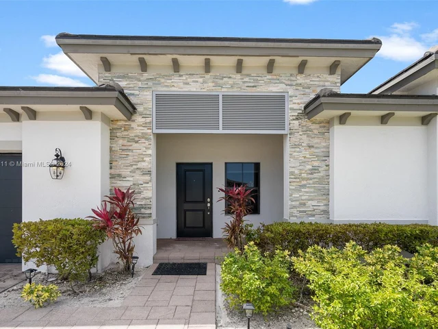 19034 SW 135th Ave, Miami FL 33177