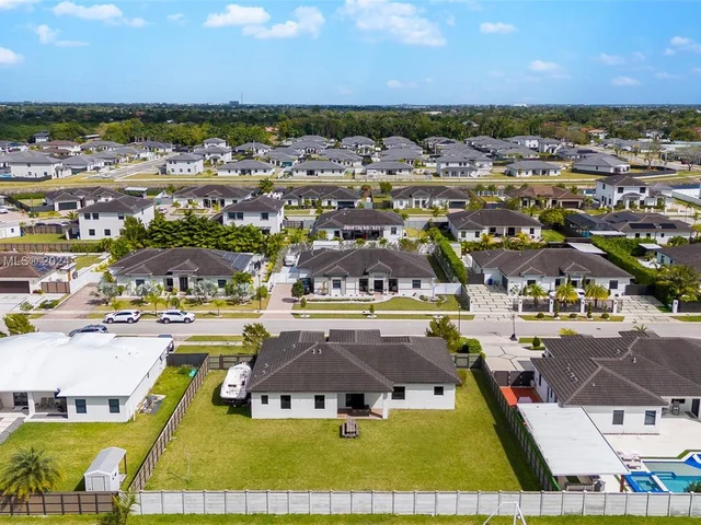 19034 SW 135th Ave, Miami FL 33177