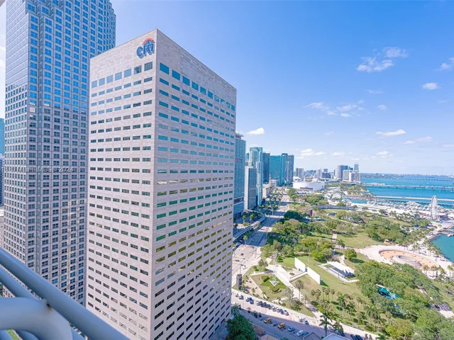 325 S Biscayne Blvd # 3624, Miami FL 33131