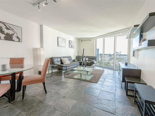 325 S Biscayne Blvd # 3624, Miami FL 33131