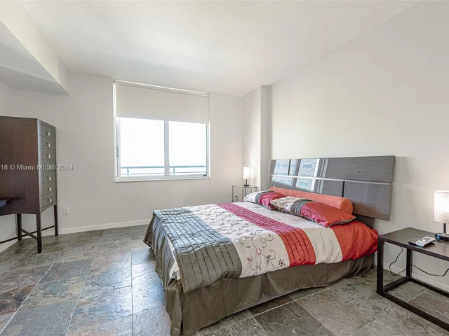 325 S Biscayne Blvd # 3624, Miami FL 33131