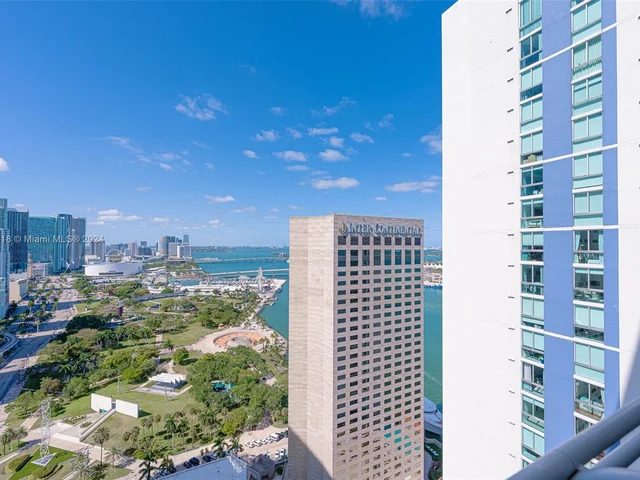 325 S Biscayne Blvd # 3624, Miami FL 33131