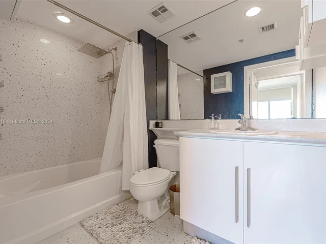 325 S Biscayne Blvd # 3624, Miami FL 33131