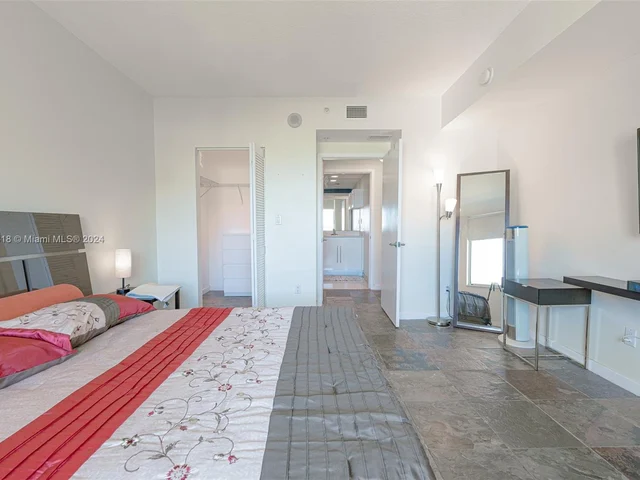 325 S Biscayne Blvd # 3624, Miami FL 33131