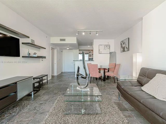 325 S Biscayne Blvd # 3624, Miami FL 33131