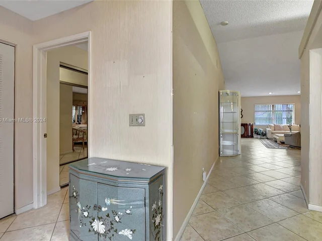 8171 Sweetbriar Way, Boca Raton FL 33496