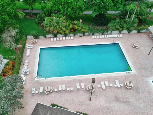 8171 Sweetbriar Way, Boca Raton FL 33496