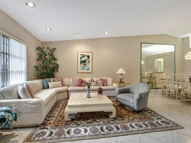 8171 Sweetbriar Way, Boca Raton FL 33496