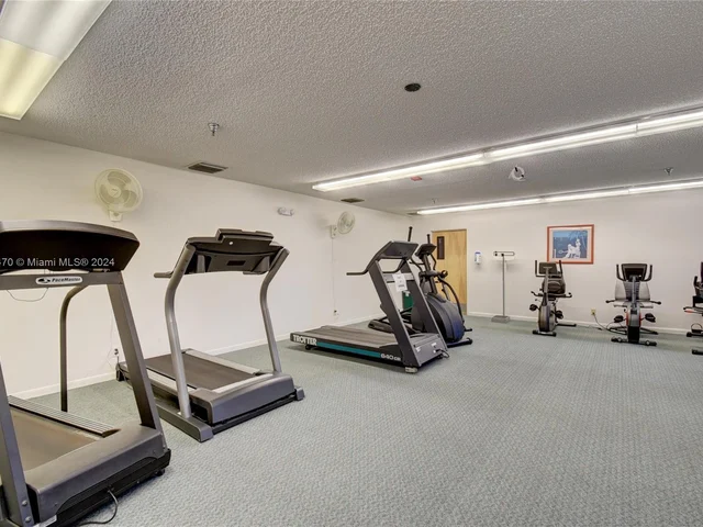 8171 Sweetbriar Way, Boca Raton FL 33496