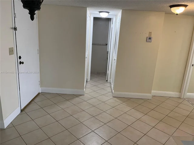 3730 Inverrary Dr # 1K, Lauderhill FL 33319