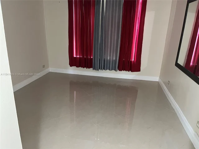 3730 Inverrary Dr # 1K, Lauderhill FL 33319