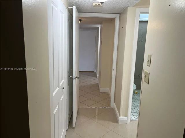3730 Inverrary Dr # 1K, Lauderhill FL 33319