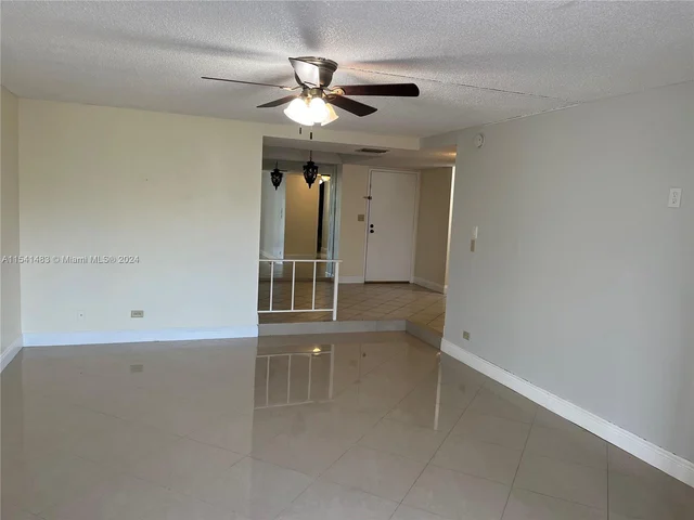 3730 Inverrary Dr # 1K, Lauderhill FL 33319