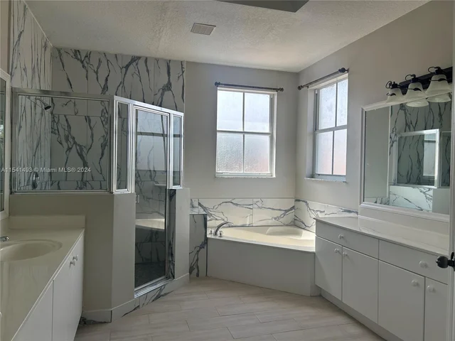 8782 NW 178th Ln, Hialeah FL 33018