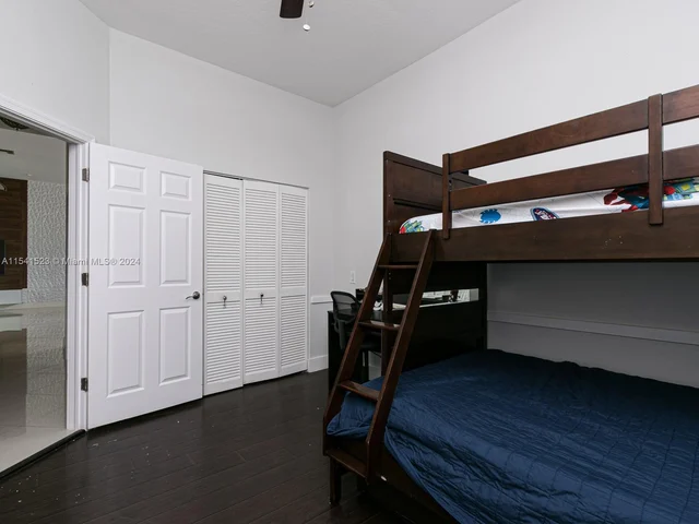 8319 NW 43rd St, Coral Springs FL 33065