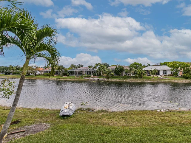 8319 NW 43rd St, Coral Springs FL 33065