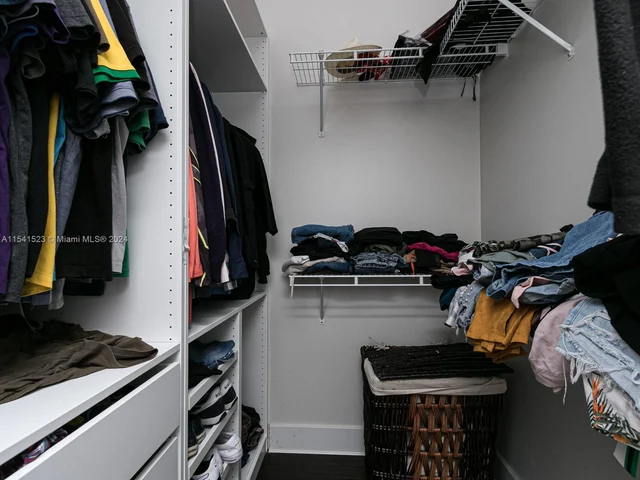 8319 NW 43rd St, Coral Springs FL 33065