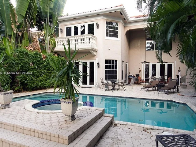 19412 E 38th Ct, Sunny Isles Beach FL 33160