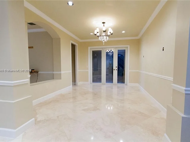 19412 E 38th Ct, Sunny Isles Beach FL 33160