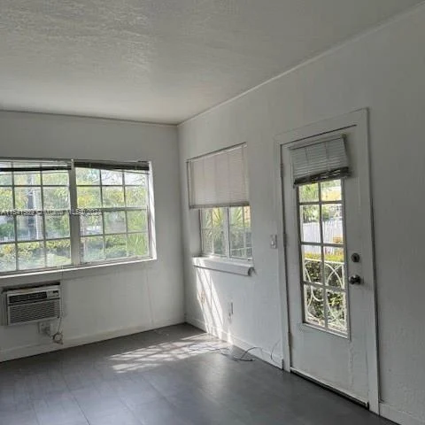 717 Espanola Way # 107, Miami Beach FL 33139