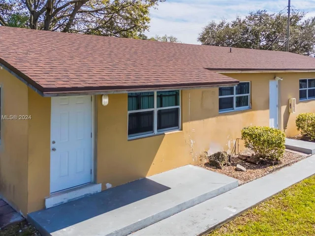 5841 Lincoln St # 2, Hollywood FL 33021