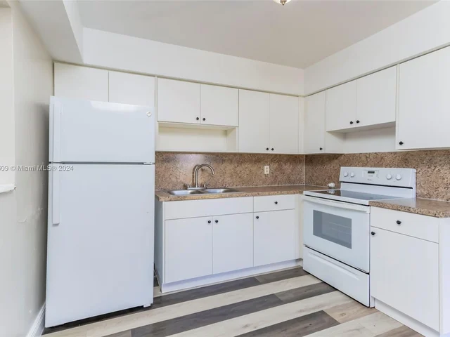 5841 Lincoln St # 2, Hollywood FL 33021