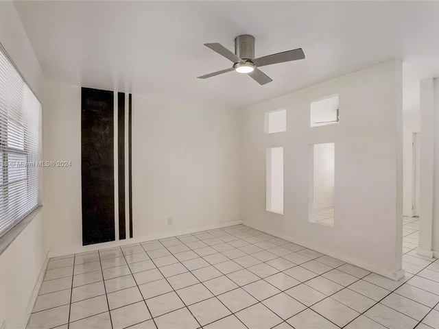 Apartamento a la venta en 5300 Hollywood Blvd # 6, Hollywood FL 33021