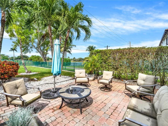 1602 SE 16th Ave, Homestead FL 33035