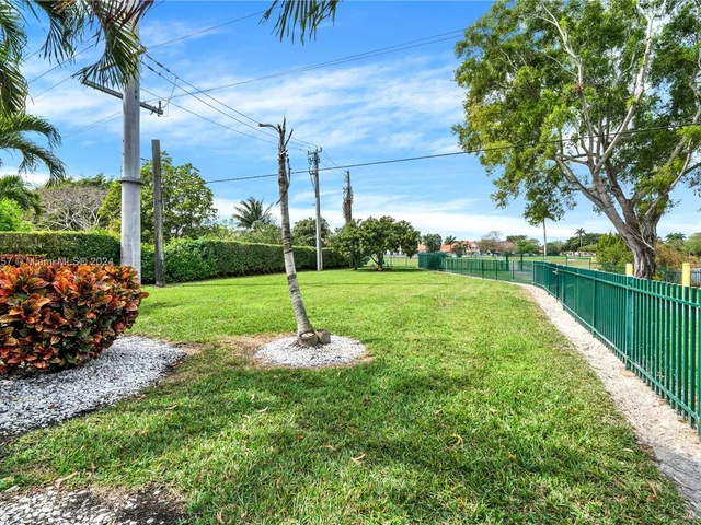 1602 SE 16th Ave, Homestead FL 33035