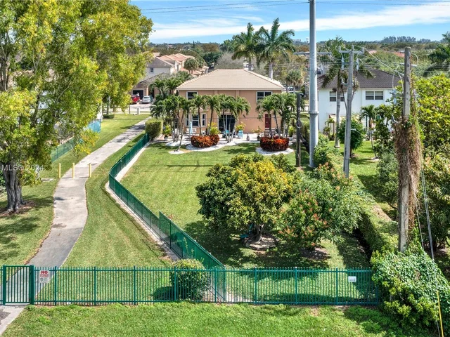 1602 SE 16th Ave, Homestead FL 33035