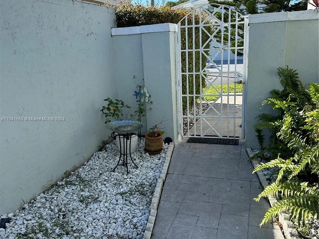 4771 SW 154th Pl, Miami FL 33185