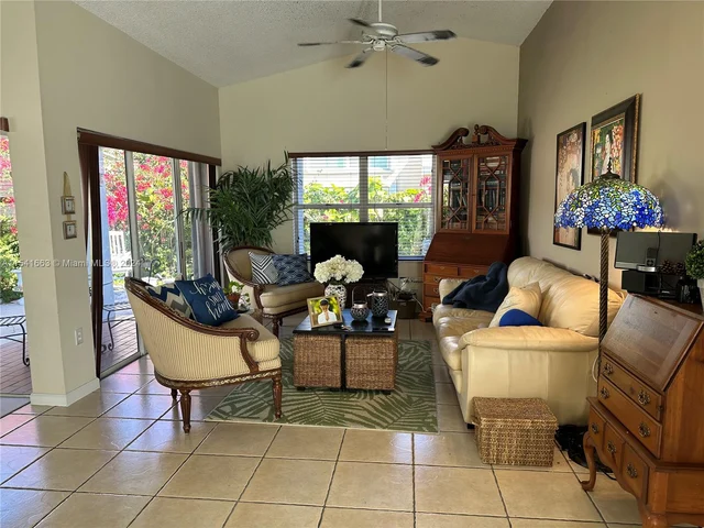 4771 SW 154th Pl, Miami FL 33185