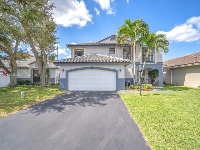 6221 Manchester Ln, Davie FL 33331