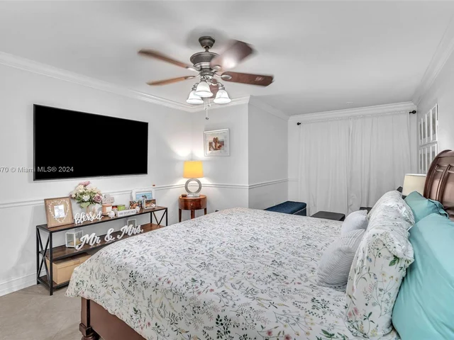 6221 Manchester Ln, Davie FL 33331