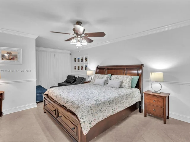 6221 Manchester Ln, Davie FL 33331