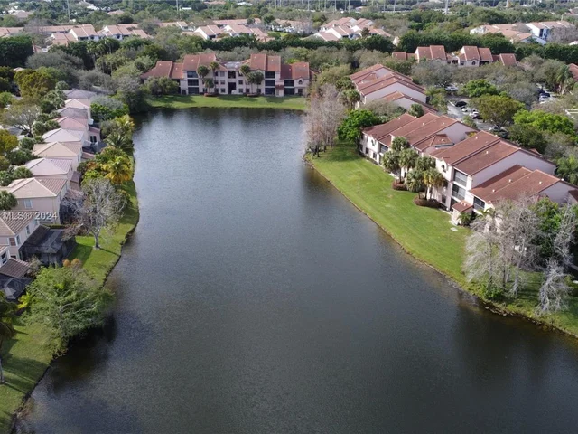 10700 NW 14th St # 142, Plantation FL 33322