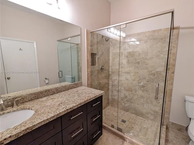 10700 NW 14th St # 142, Plantation FL 33322