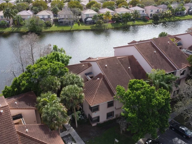 10700 NW 14th St # 142, Plantation FL 33322