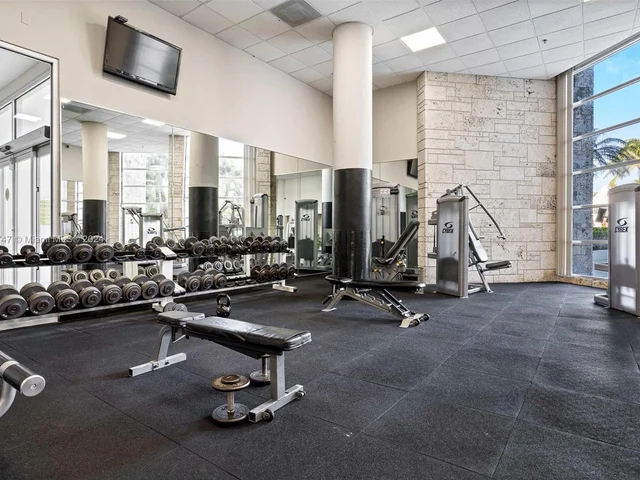 5151 E Collins Ave # 1519, Miami Beach FL 33140