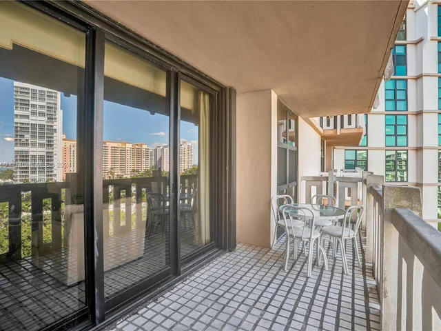 1121 Crandon Blvd # E804, Key Biscayne FL 33149