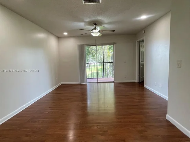 10336 NW 8th St # 204, Pembroke Pines FL 33026