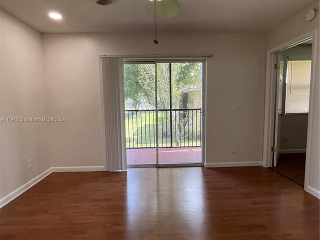 10336 NW 8th St # 204, Pembroke Pines FL 33026