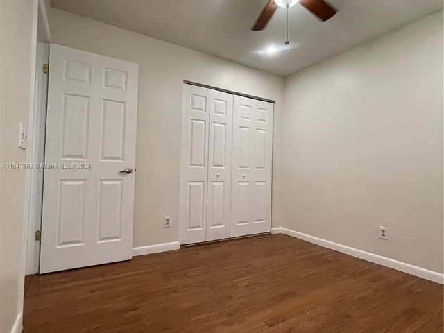 10336 NW 8th St # 204, Pembroke Pines FL 33026