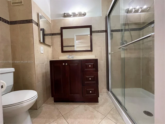 10336 NW 8th St # 204, Pembroke Pines FL 33026