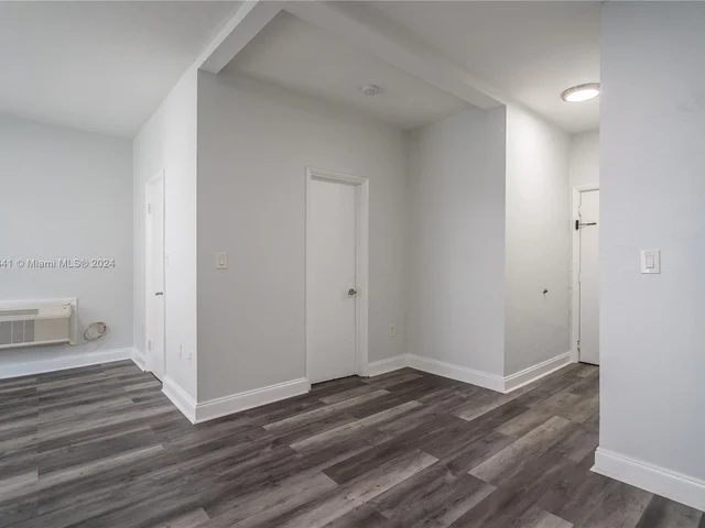 7610 Byron Ave # 6, Miami Beach FL 33141