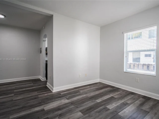 7610 Byron Ave # 6, Miami Beach FL 33141