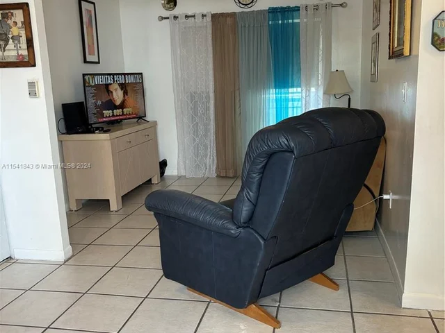 2600 NW 23rd Ct # 207, Miami FL 33142