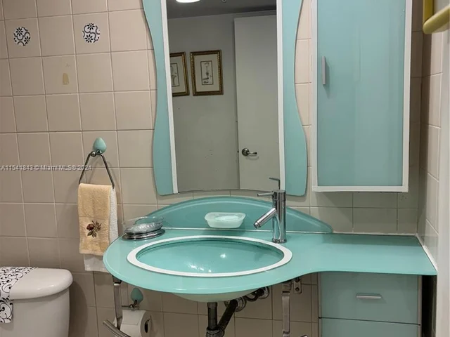 2600 NW 23rd Ct # 207, Miami FL 33142